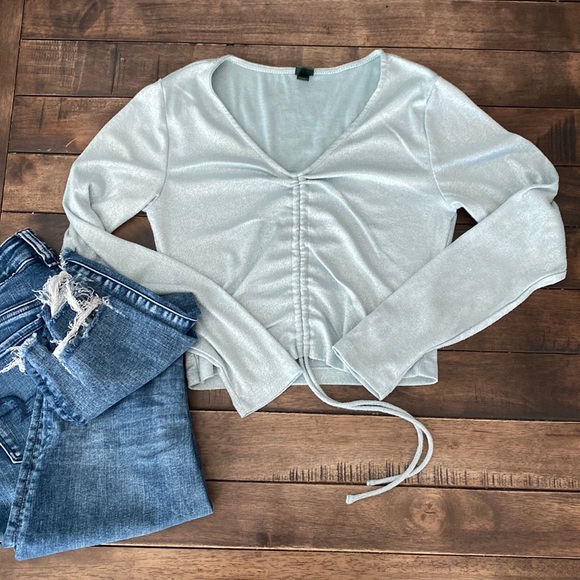wild fable Tops - ❤️EUC❤️ Wild Fable Cinch Front Crop ❤️